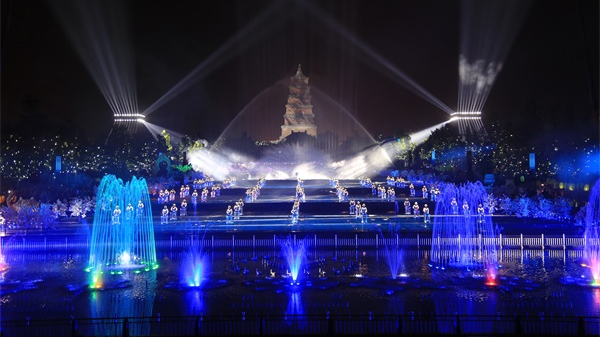 休閑娛樂(lè)廣場(chǎng)照明設(shè)計(jì)起到“景”上添花的效果