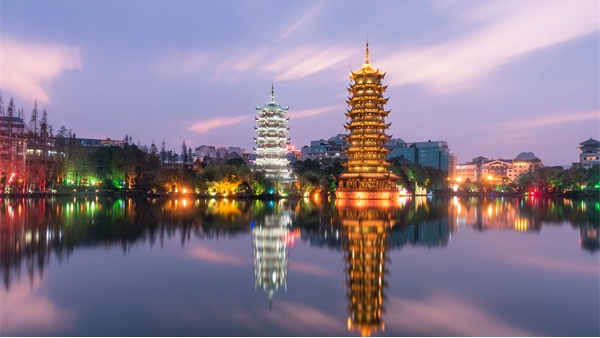 園林景觀亮化設(shè)計，讓城市充滿生命力 ！